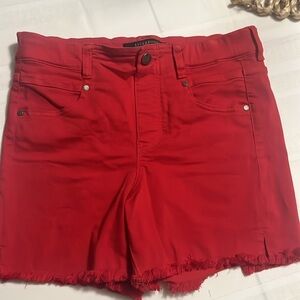 Liverpool Los Angeles Gia Glider cutoff shorts with frayed hem in lipstick red